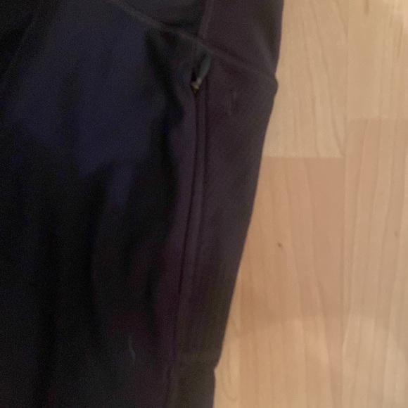 Under armour dark blue capris - Picture 4 of 4